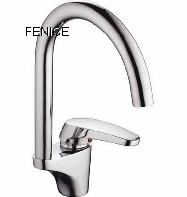 single lever kitchen mixer