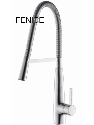 Single lever kitchen faucet