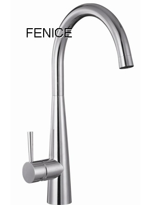 Single lever kitchen faucet